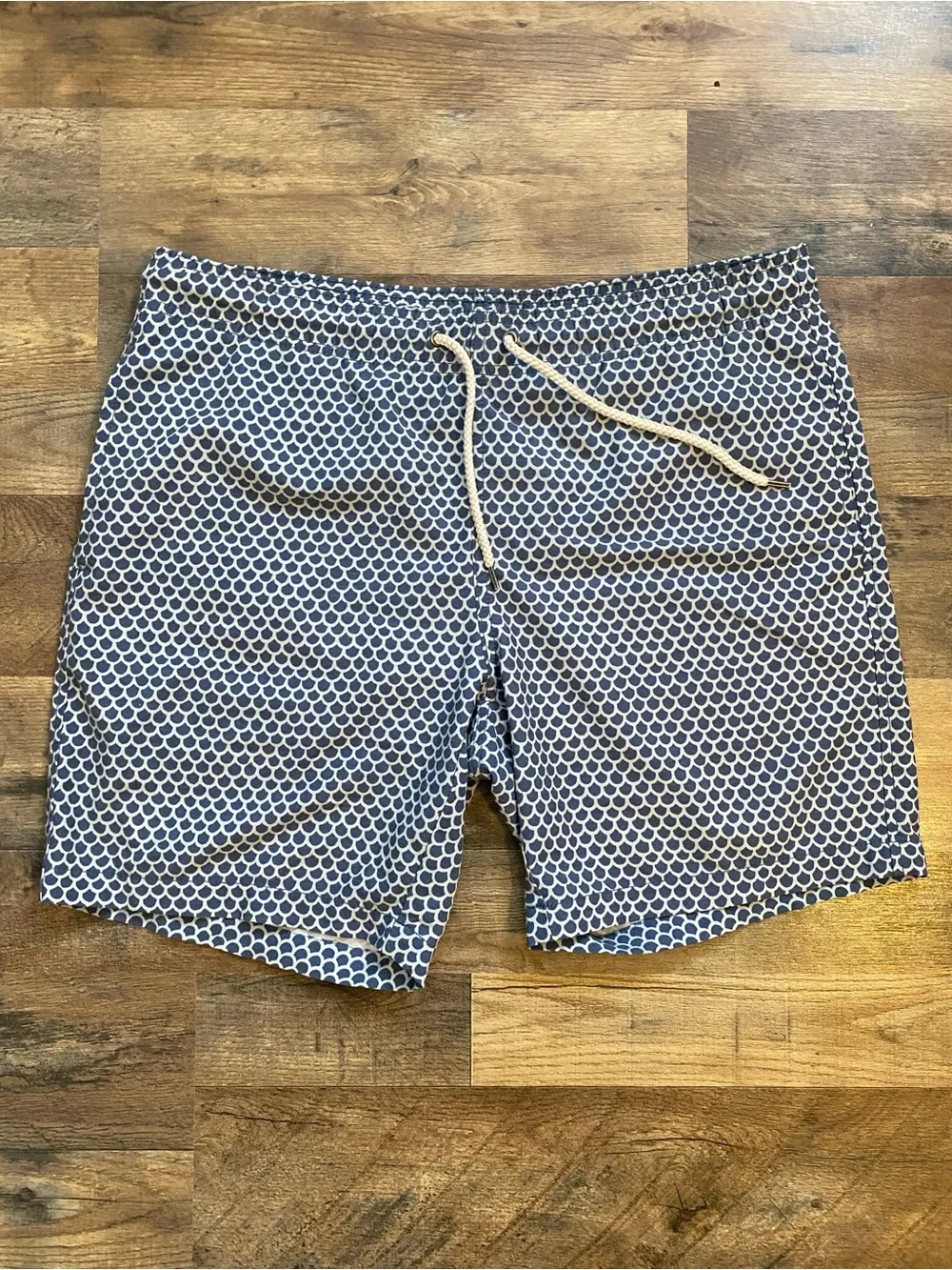 Faherty 2 Classic Boardshort Fishscale Batik Size L